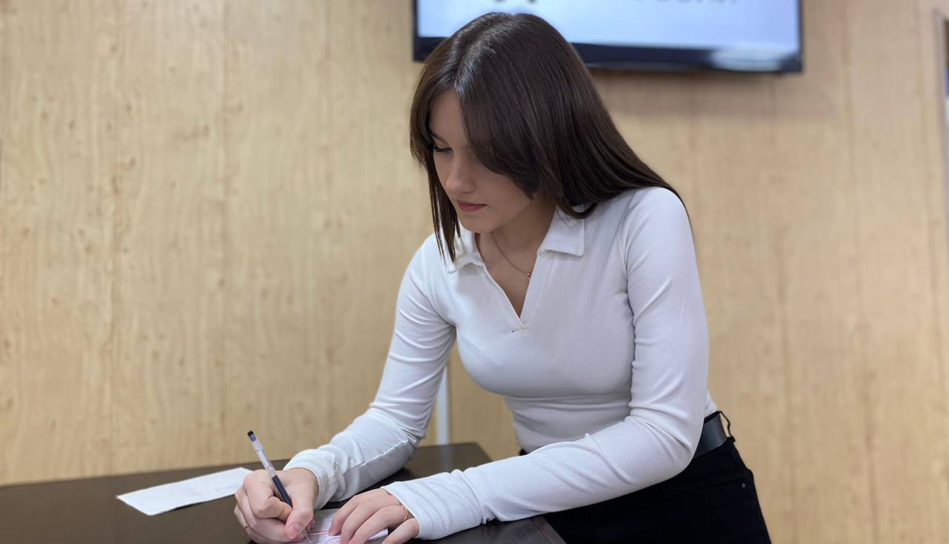 В Белореченске полицейские вручают паспорта юным жителям района