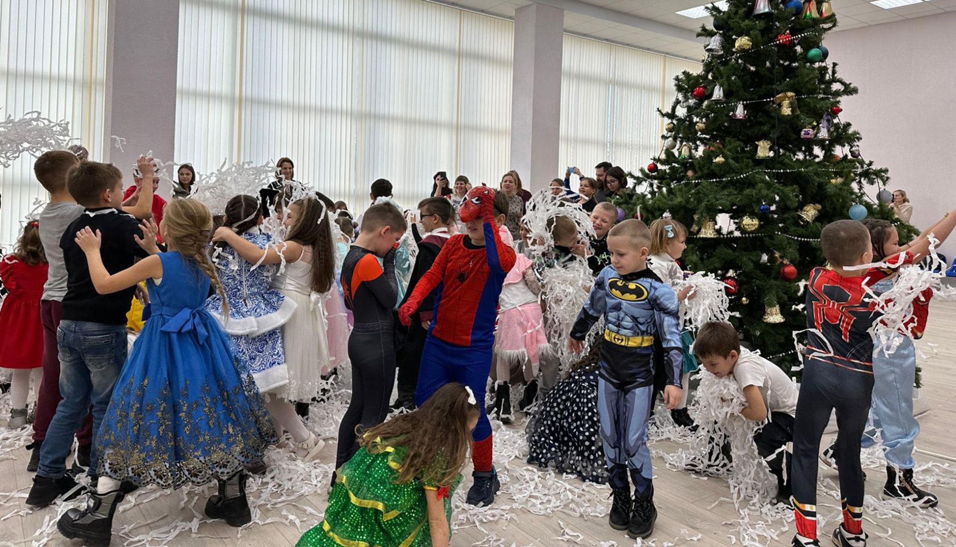 В Рязанском Доме культуры прошёл первый детский утренник «Новогодний подарок»