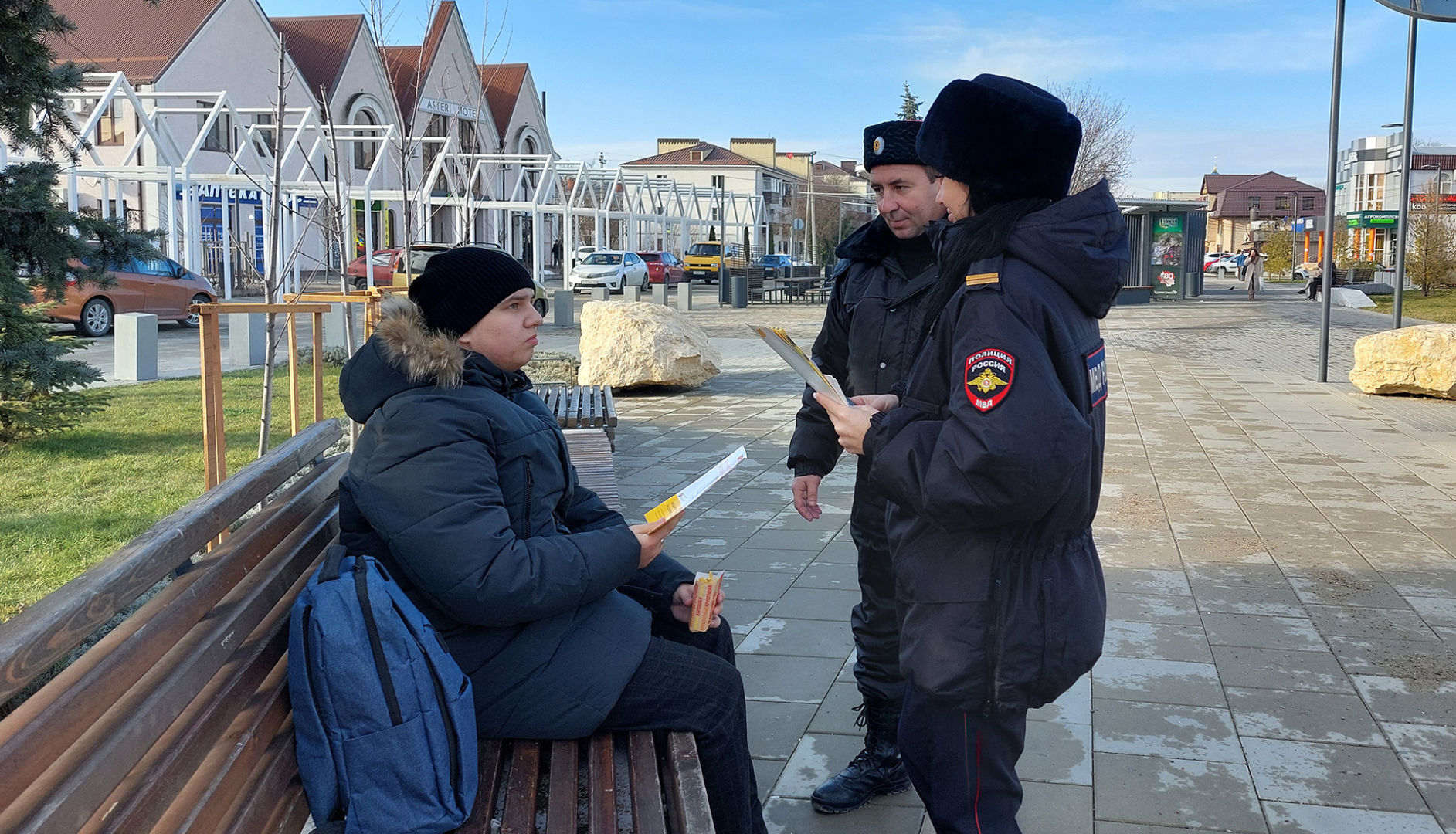 Белореченские полицейские вместе с казаками проводят профилактические беседы