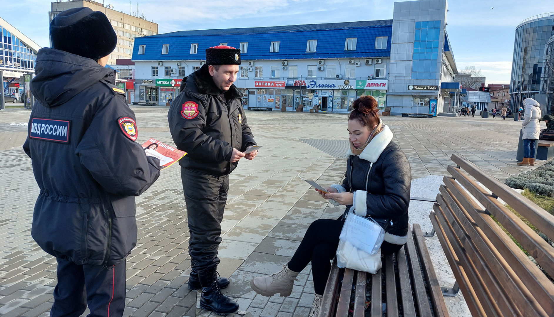 Белореченские полицейские вместе с казаками проводят профилактические беседы