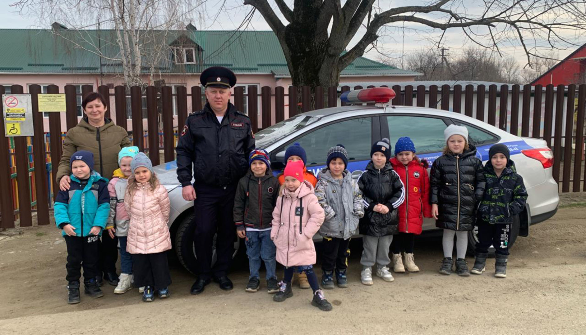 Белореченские автоинспекторы проводят занятия в школах и детских садах