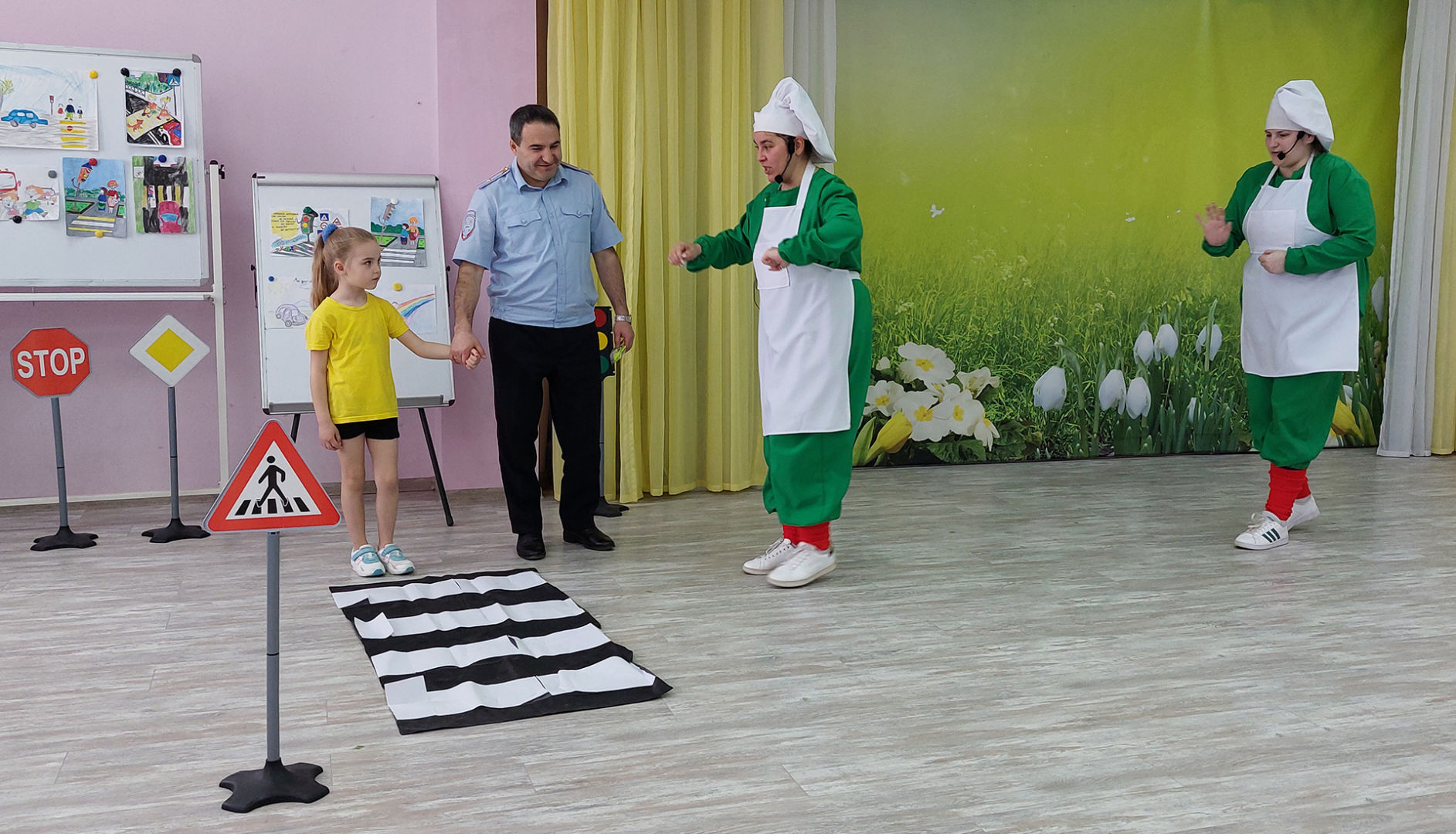 Акцию «Важные мысли на дороге» провели белореченские полицейские в детском саду