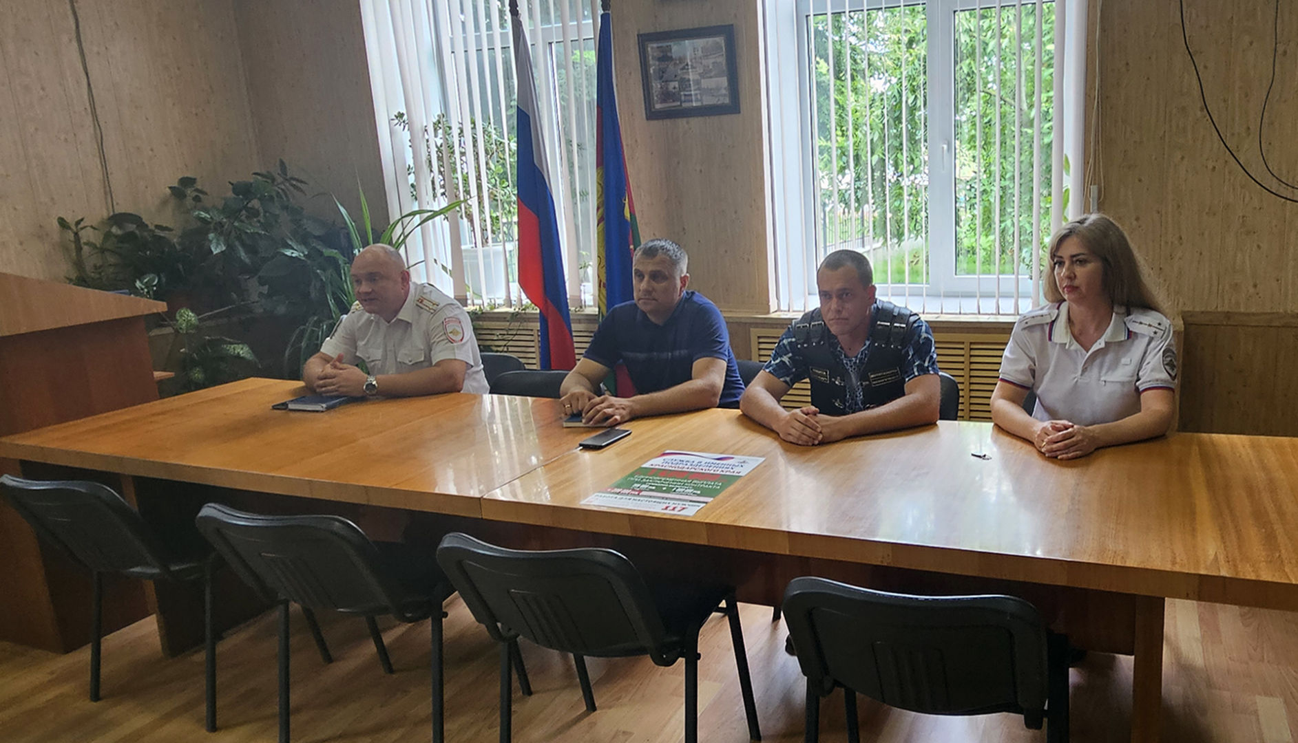 Автоинспекторы и представители мотосообществ Белореченска проводят сходы граждан