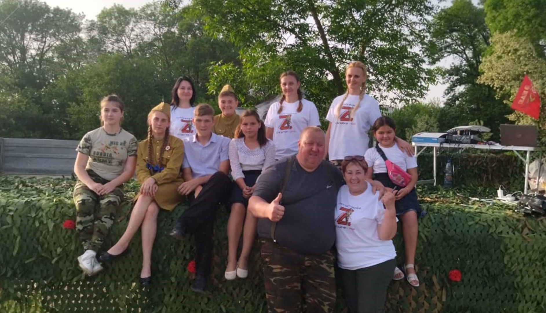 Творческие коллективы посёлка Комсомольского готовятся к благотворительному турне