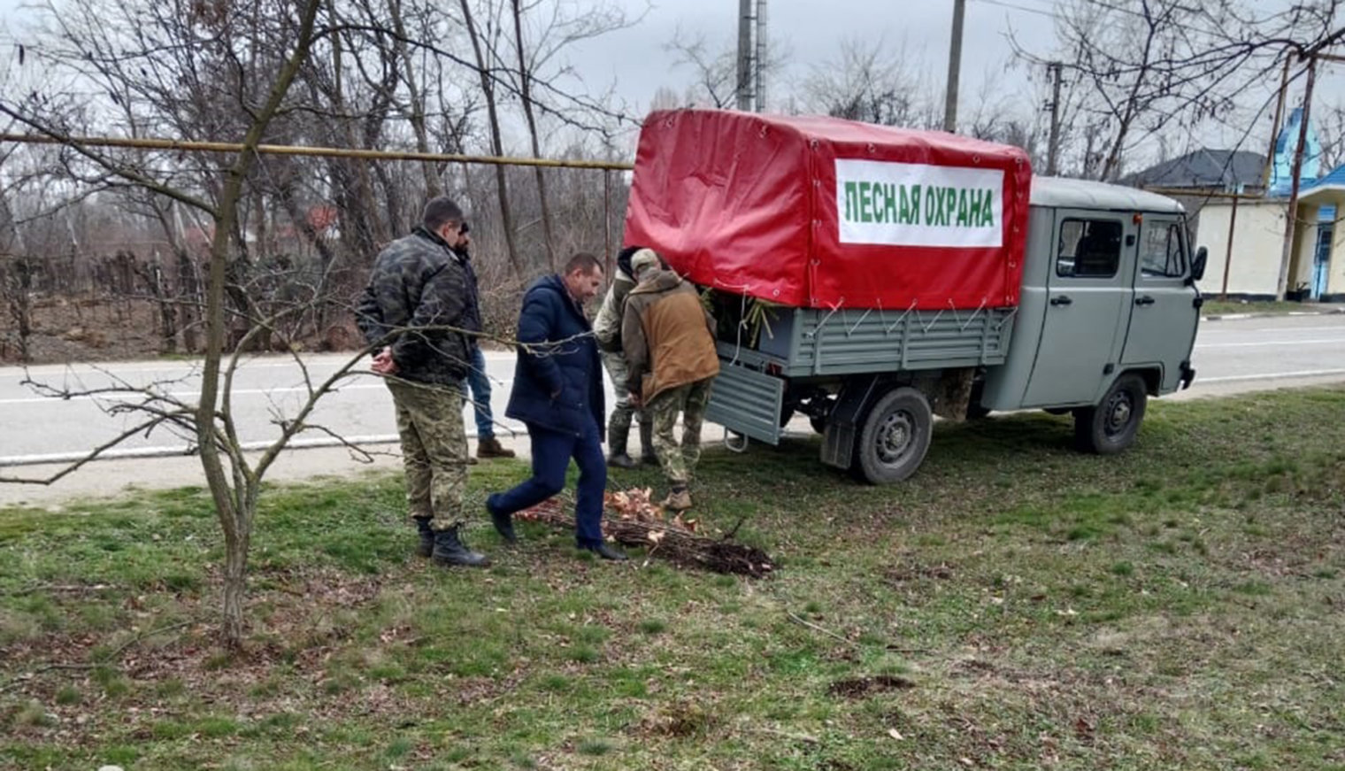 В парке села Архиповского Школьненского поселения высадили Лес Победы
