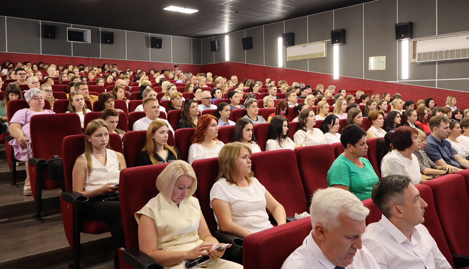 Накануне нового учебного года белореченские педагоги провели педсовет