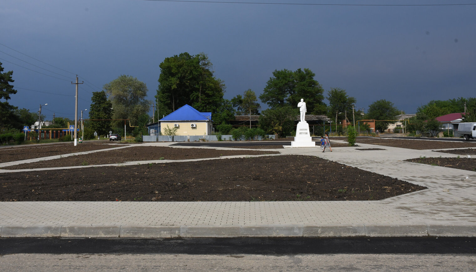 Великовечное благоустраивается: от дорог до парков
