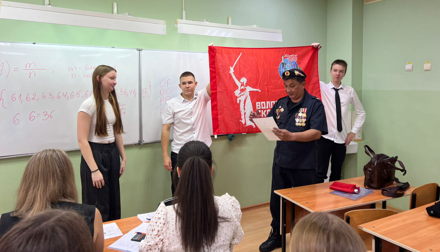 В посёлке Родники наградили юных патриотов