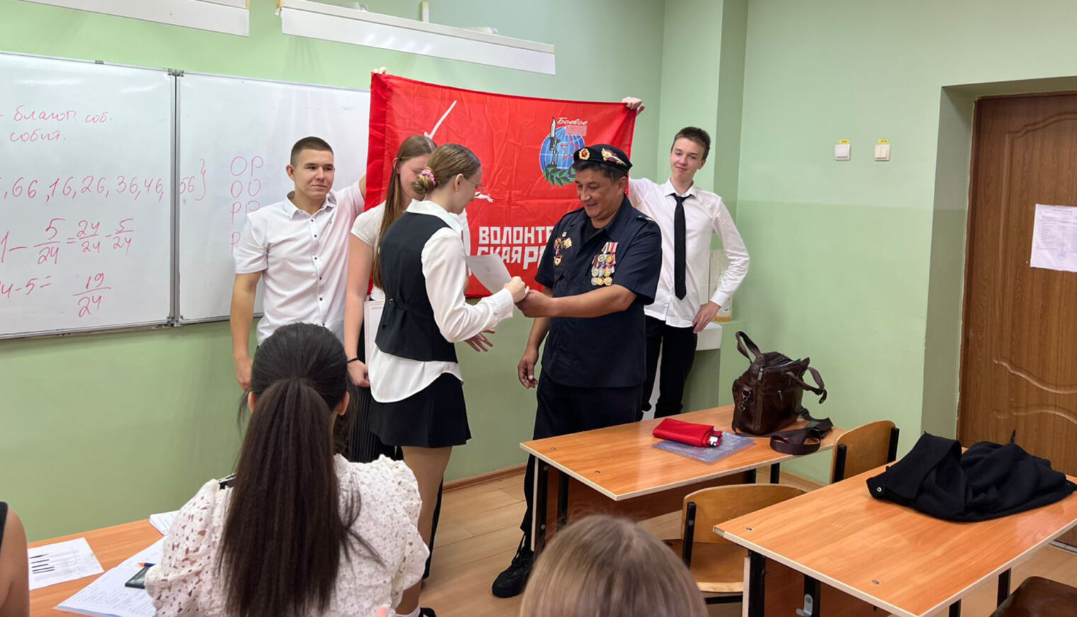 В посёлке Родники наградили юных патриотов