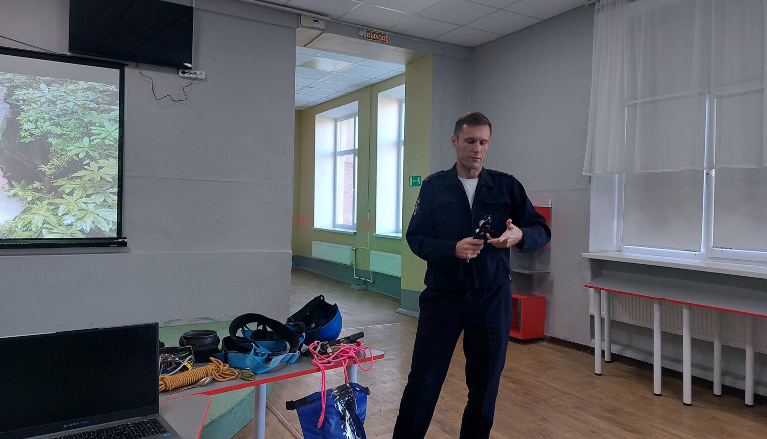 Белореченский полицейский-путешественник открыл школьникам красоту родного края