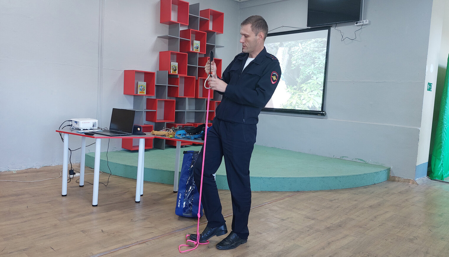 Белореченский полицейский-путешественник открыл школьникам красоту родного края