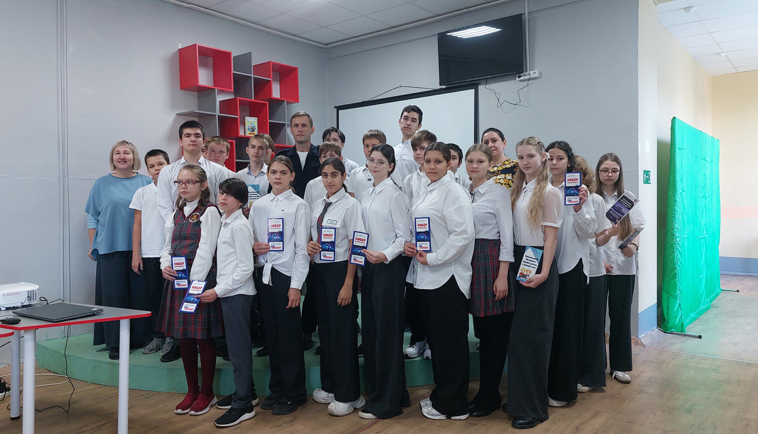 Белореченский полицейский-путешественник открыл школьникам красоту родного края