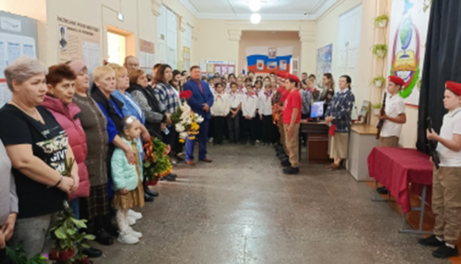В селе Школьном открыли мемориальные доски в память о погибших участниках СВО