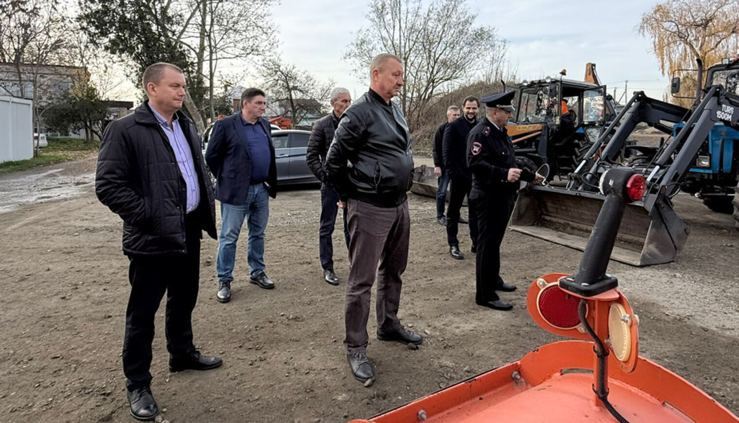 В Белореченске проверили готовность коммунальной техники к зиме