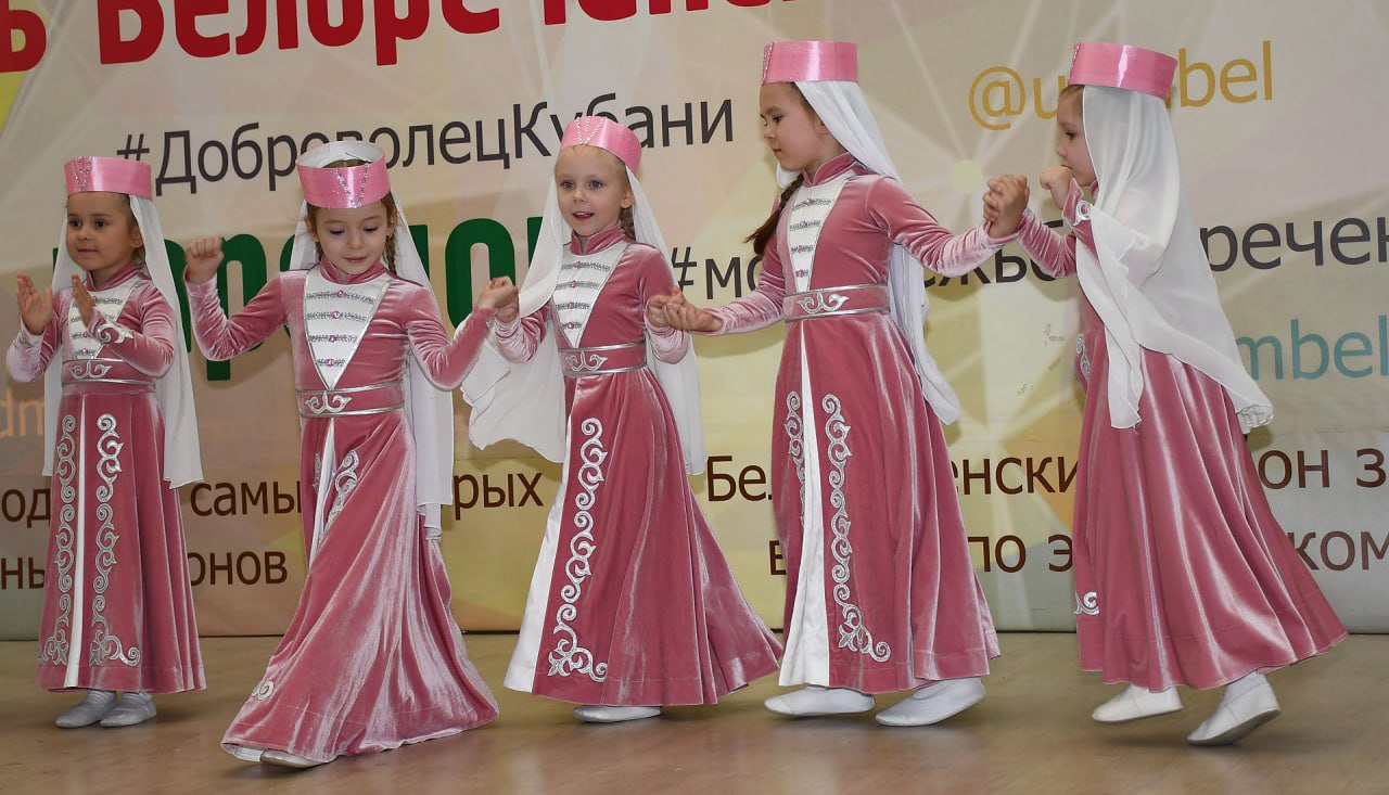 Традиционный фестиваль «Дружат дети всей Земли» провёл белореченский д/с №9