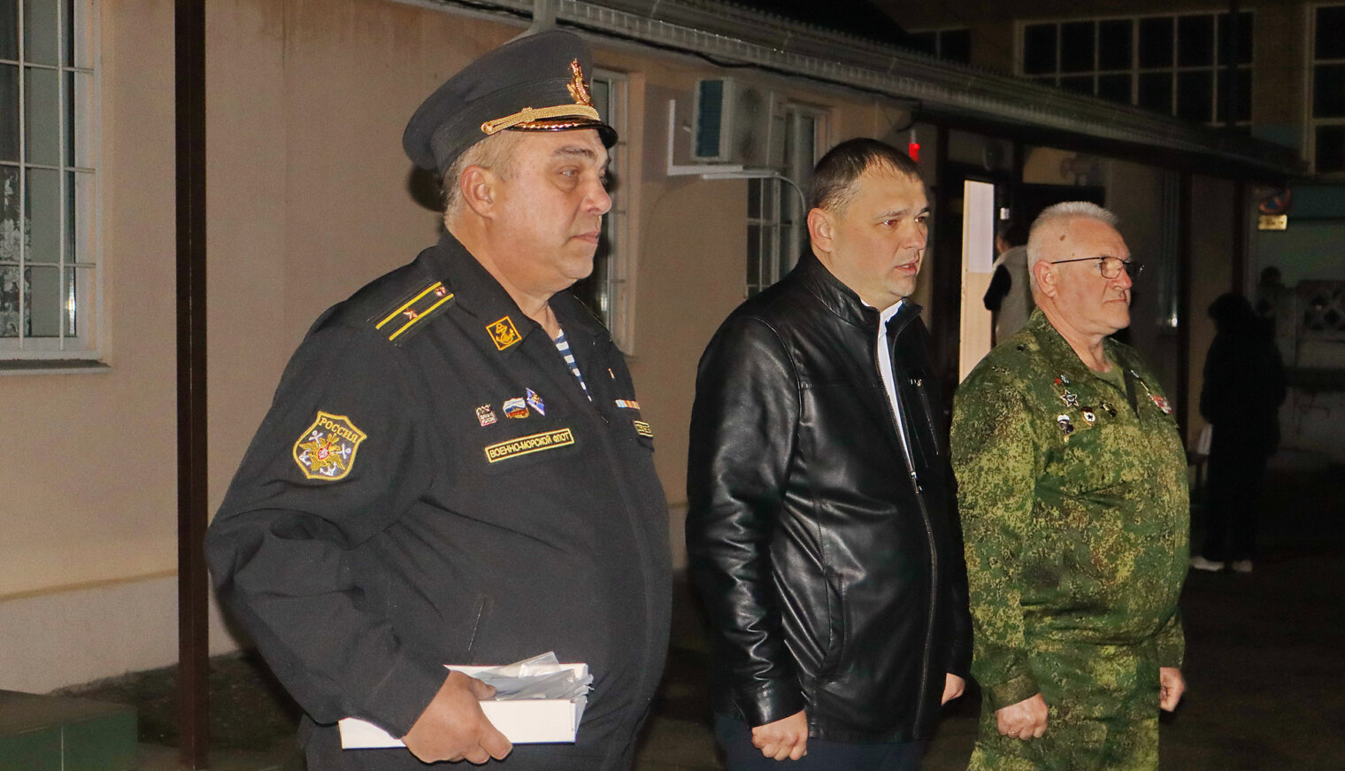 Честь, долг и отцовские напутствия: как в Белореченске провожали в армию новобранцев