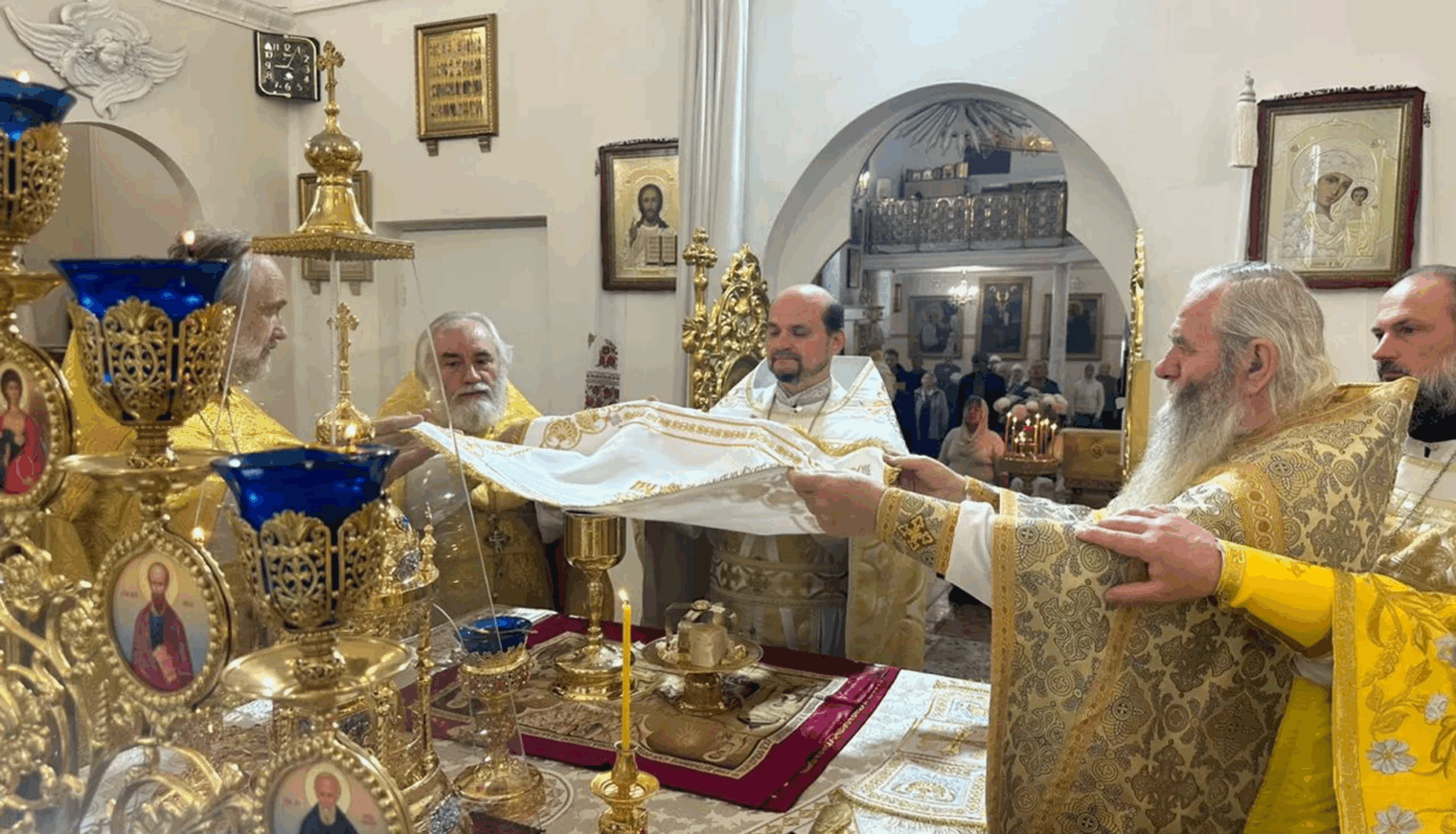 Всенощное бдение, литургию и молебен совершили священники всех приходов Белореченского района
