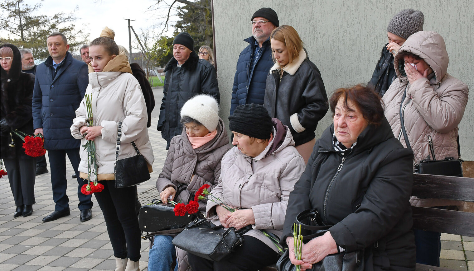 В Белореченской школе №3 открыли мемориальные доски выпускникам-бойцам СВО