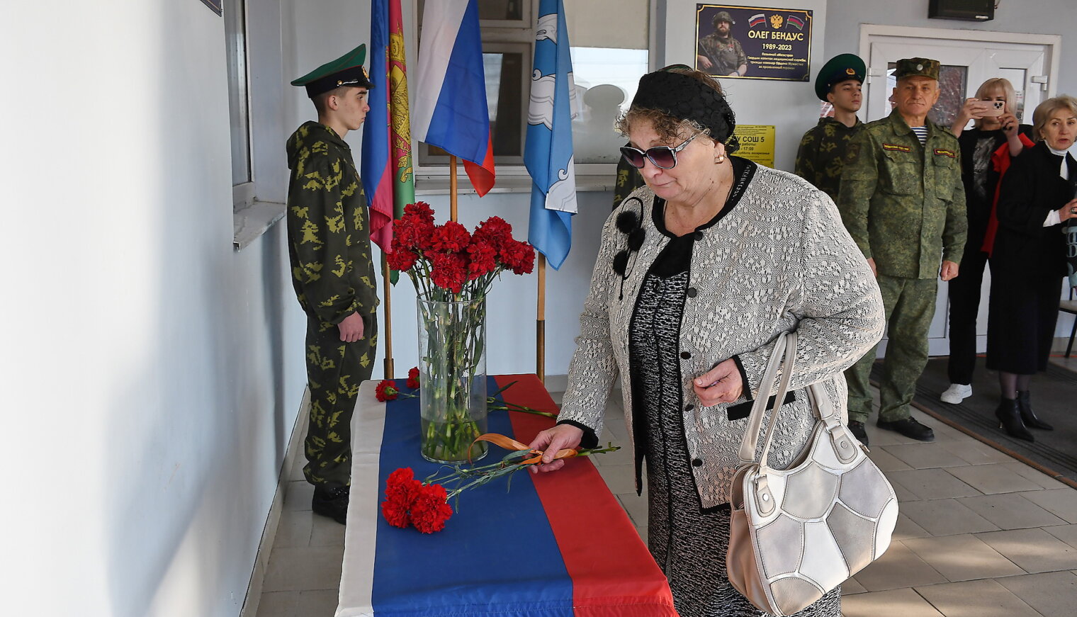 В школе №5 Белореченска открыли Доску памяти выпускника
