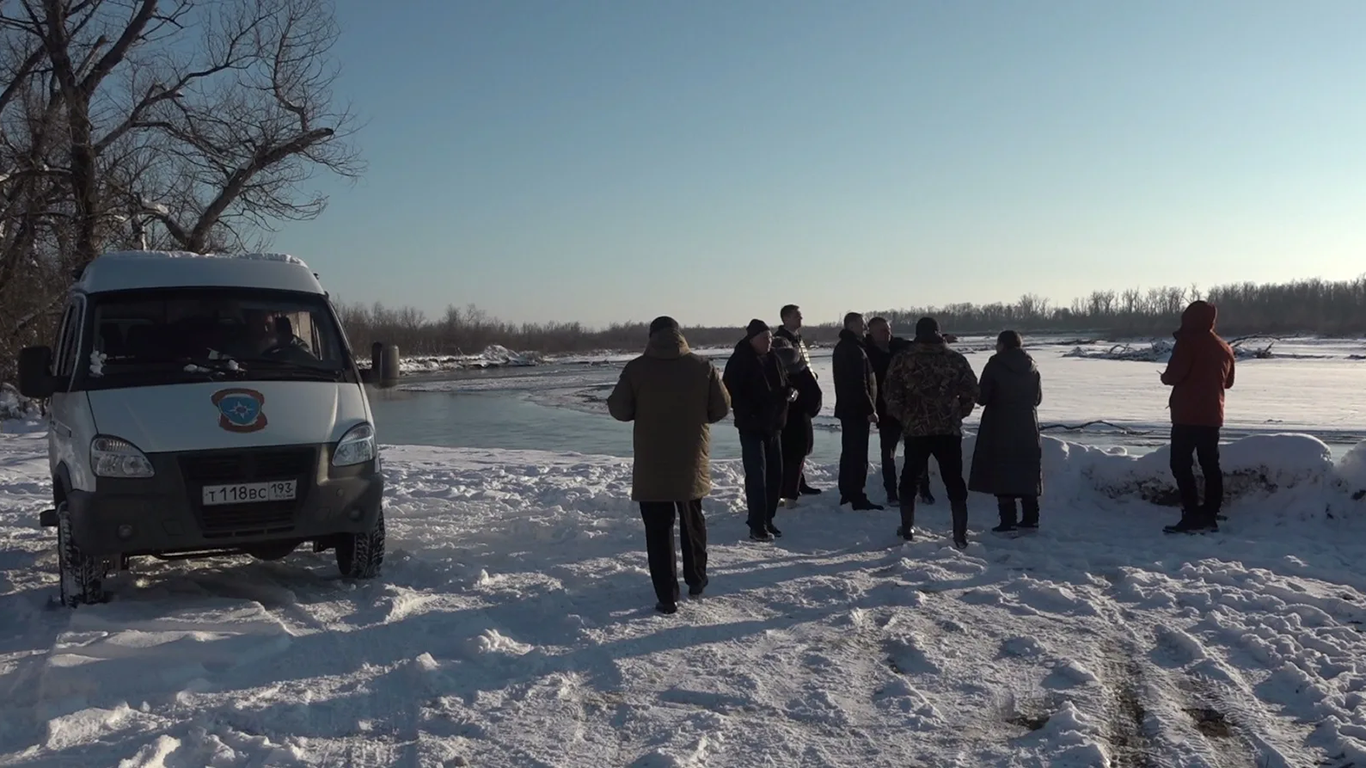Река Белая вновь подмывает берег в селе Великовечном