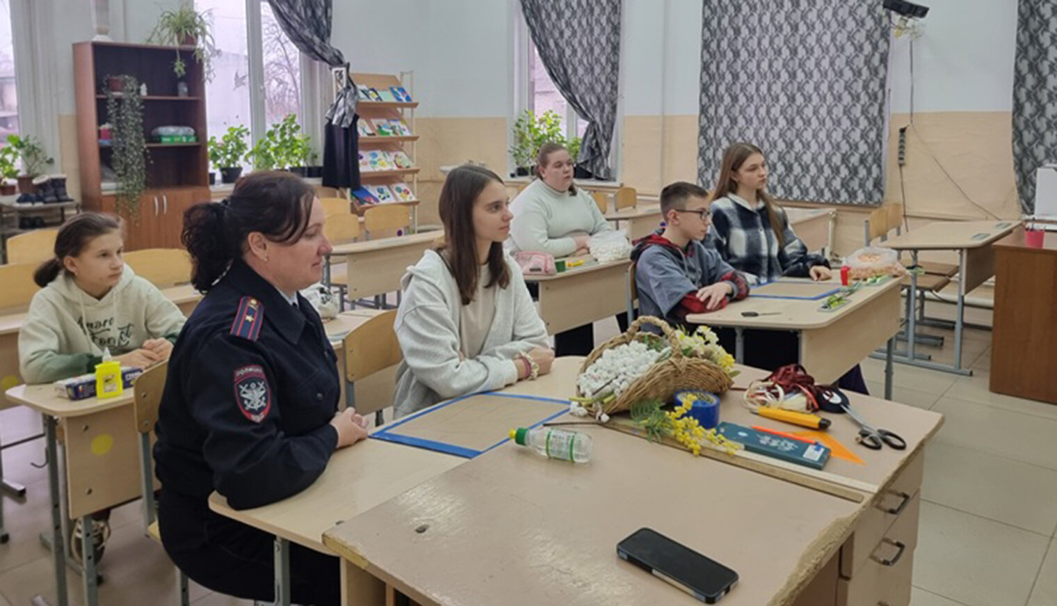 Урок с транспортными полицейскими Белореченска прошёл в школе искусств села Школьного