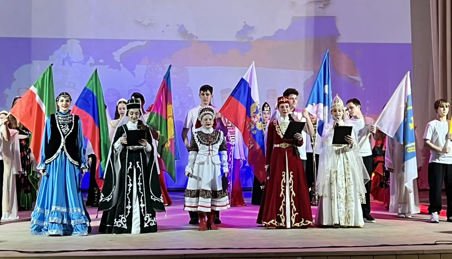 В СДК станицы Рязанской состоялся концерт «В единстве народов – сила России!»