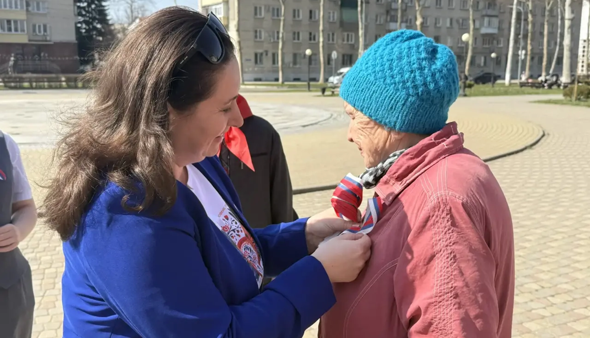 «Одна страна – одна история»: белореченские школьники вышли на улицы с триколором