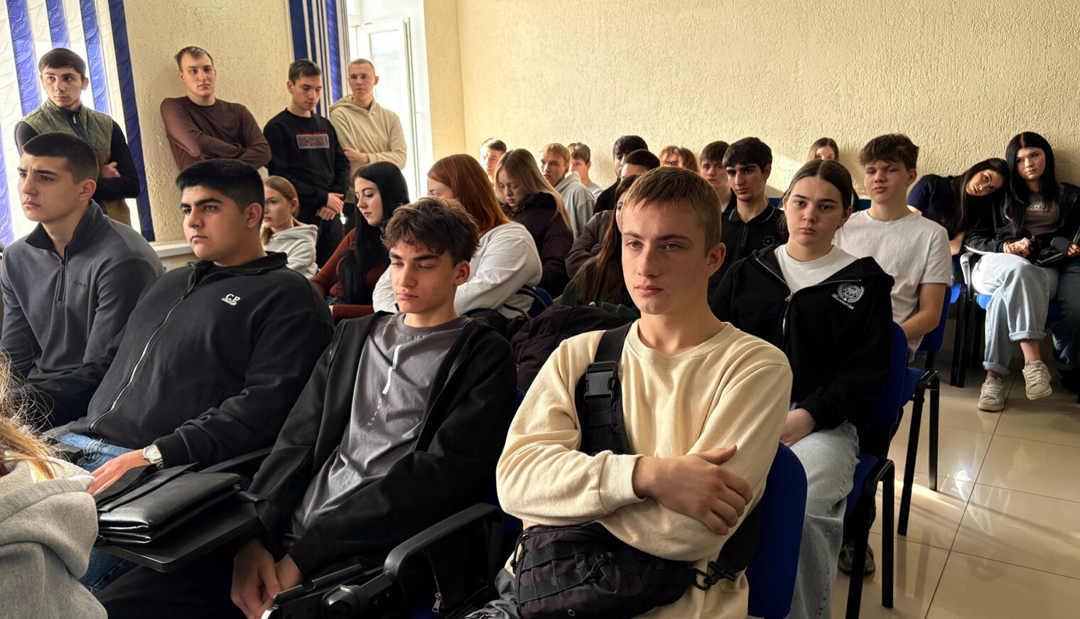 Студенты белореченского техникума встретились с полицейскими и участником СВО