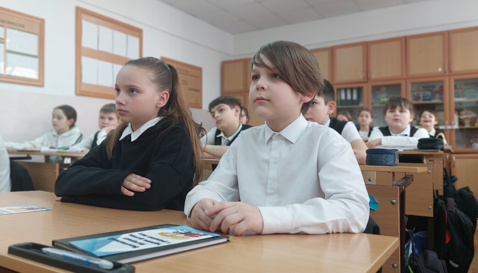Белореченские полицейские и общественники проводят для школьников уроки безопасности