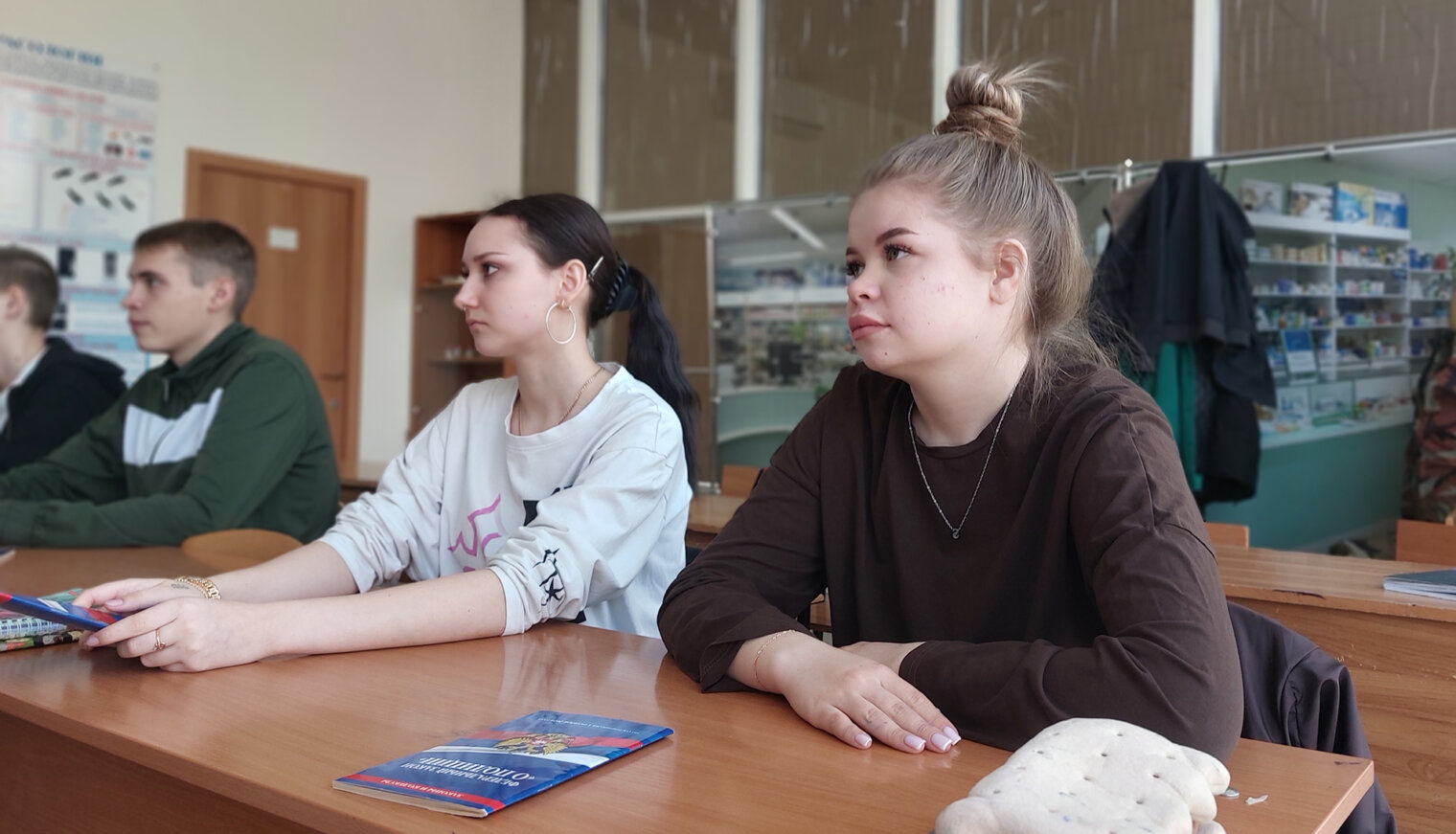 Студентам белореченского техникума рассказали о патрульно-постовой службе