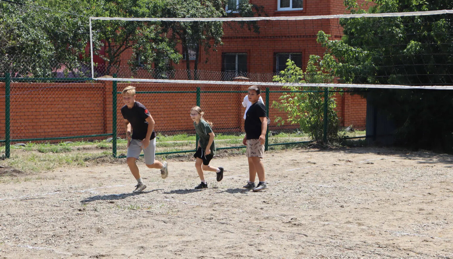 В посёлке Южном состоялось открытие спортивной площадки