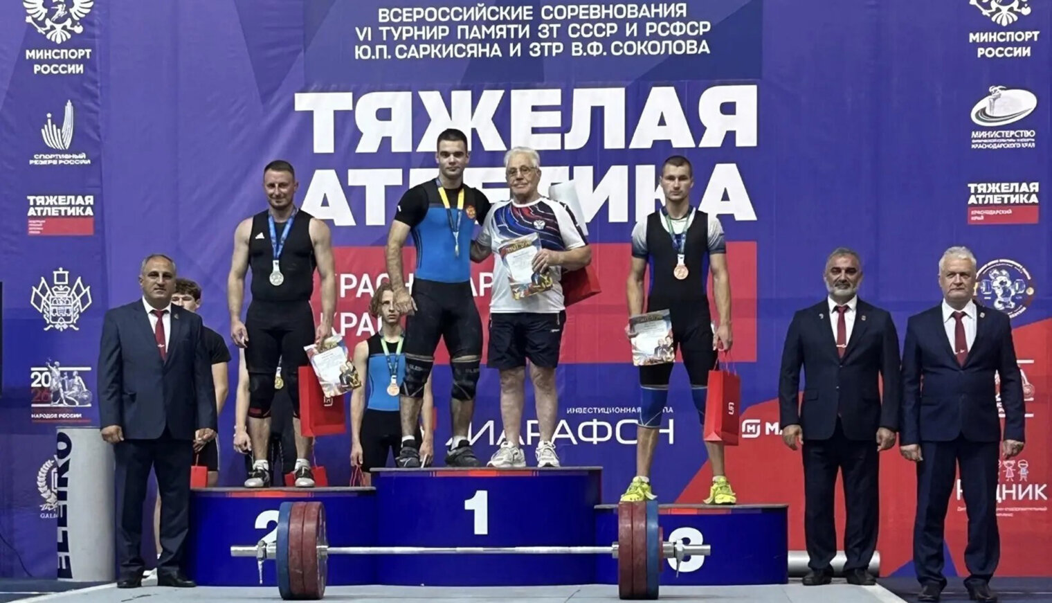 Белореченские тяжелоатлеты завоевали девять медалей на Всероссийском турнире