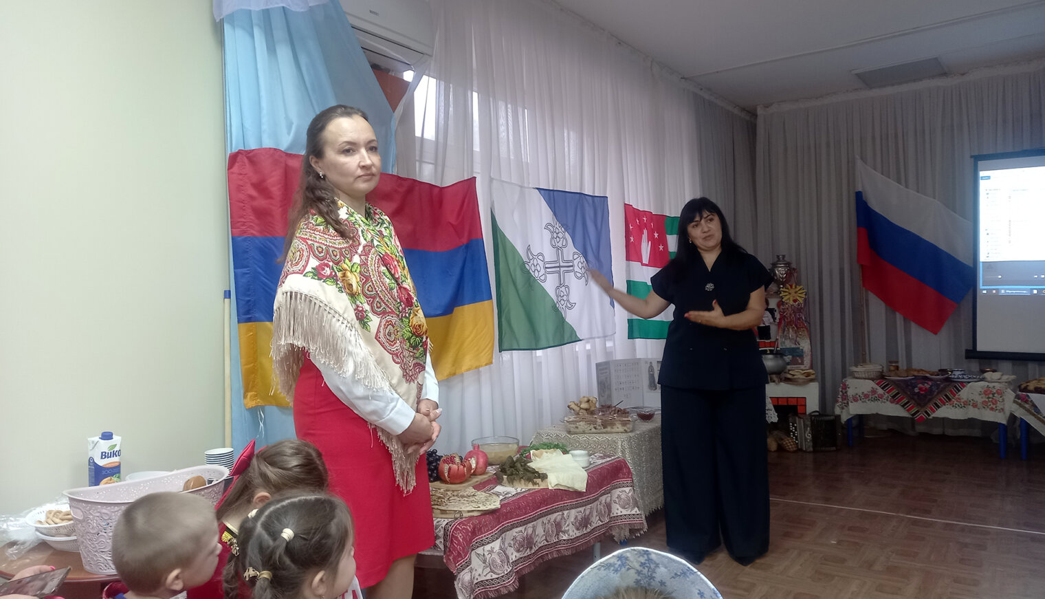 В детском саду №10 прошёл праздник «Народов много – Россия одна»