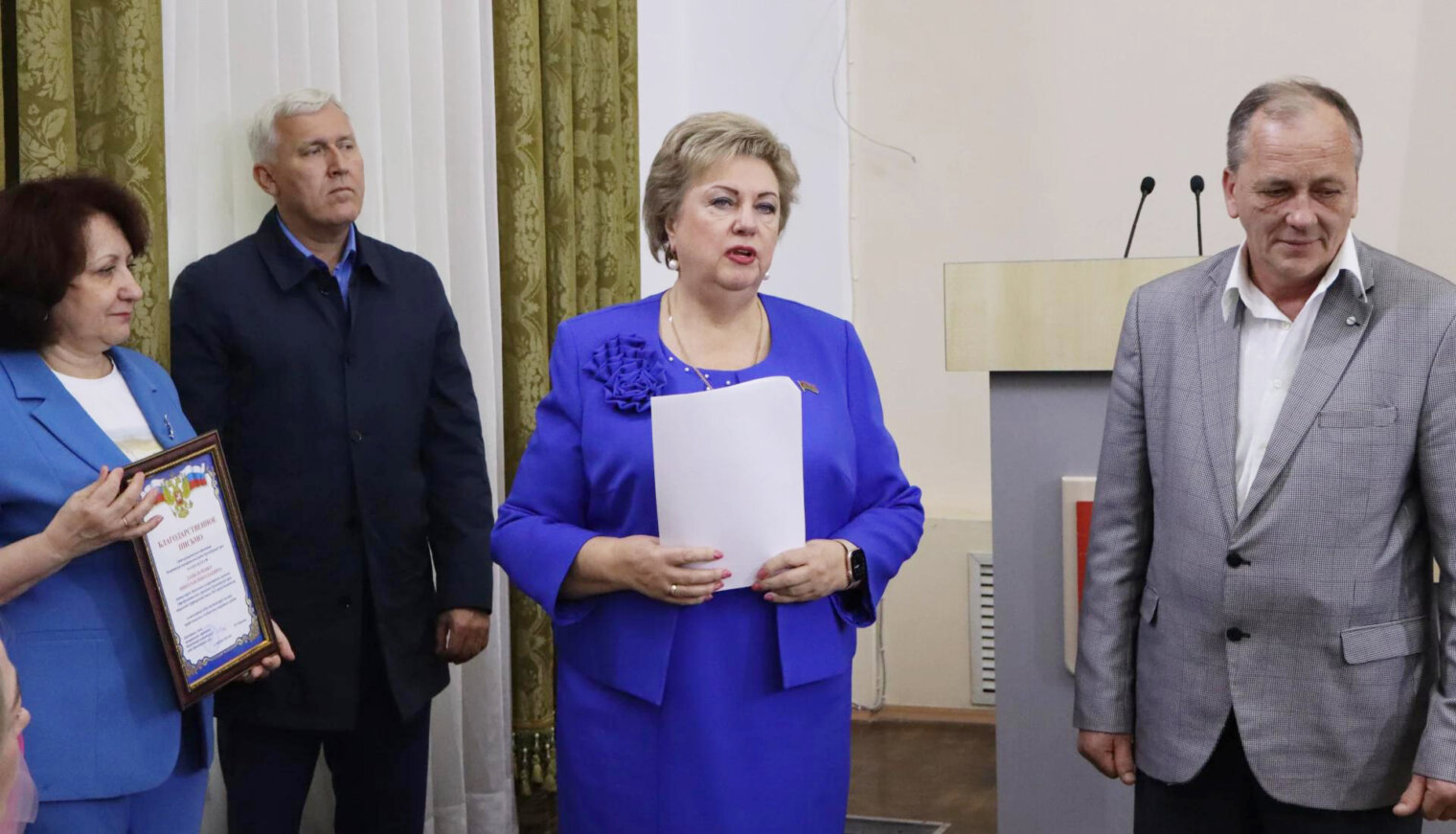 Многодетной маме из Родников вручили Почётный диплом губернатора Краснодарского края I степени