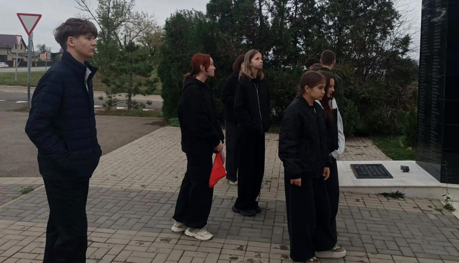 В акции «Дорогами славы» приняли участие ученики школы №31 посёлка Родники