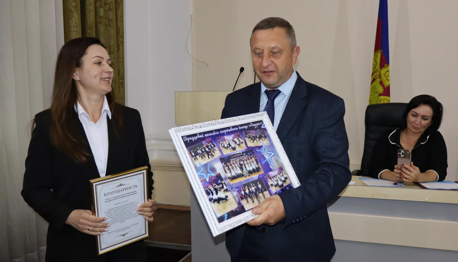 Руководитель ансамбля «Радуга» поблагодарила главу Белореченского района за поддержку